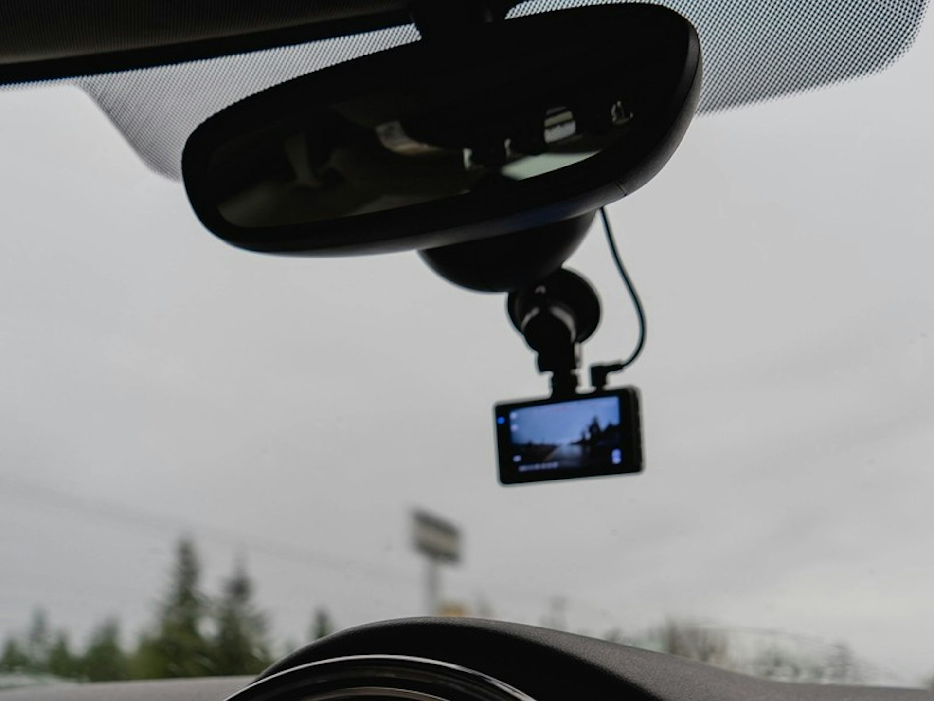A windshield mounted dashcam